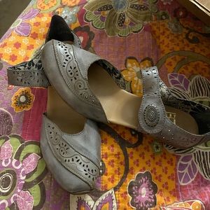 Rieker women’s size 38 (7.5)